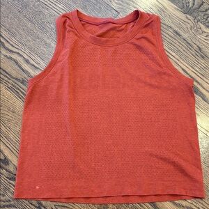 Lululemon rust perforated cropped Sleeveless Tank Top, size 2/4